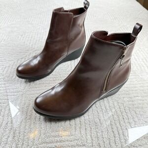 Comfort Plus Predictions Ankle Boots Womens 9.5W Brown Wedge Zip Comfort Bootie